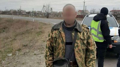 Патрульні Херсонщини затримали ймовірного підпалювача очерету Патрульні Херсонщини затримали ймовірного підпалювача очерету