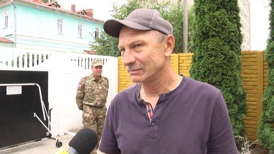 Житомирські волонтери подарували дітям-переселенцям 300 рюкзаків із канцелярським приладдям Житомирські волонтери подарували дітям-переселенцям 300 рюкзаків із канцелярським приладдям