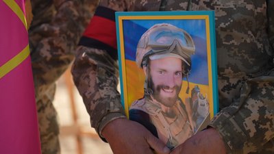 У Сумах попрощалися з захисниками Олександром Ткаченком і Олександром Лелюхом У Сумах попрощалися з захисниками Олександром Ткаченком і Олександром Лелюхом