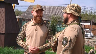 "У Бахмуті кожен момент здається останнім" – прикордонник Павло на позивний "Тєлік" "У Бахмуті кожен момент здається останнім" – прикордонник Павло на позивний "Тєлік"