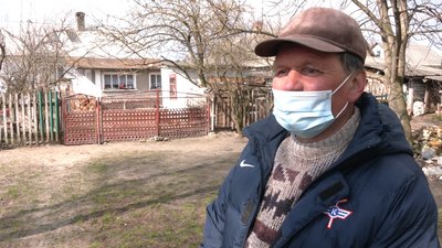 Родина Котів з Рівненщини прихистила у себе півсотні собак Родина Котів з Рівненщини прихистила у себе півсотні собак