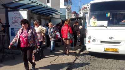 В автобусах заборонили вмикати музику. Як реагують пасажири та водії на Закарпатті В автобусах заборонили вмикати музику. Як реагують пасажири та водії на Закарпатті