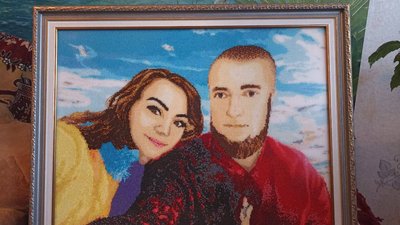 Світлана та Богдан Тленюк, картина з бісеру. Листопад 2023. Тернопіль. Світлана та Богдан Тленюк, картина з бісеру. Листопад 2023. Тернопіль.