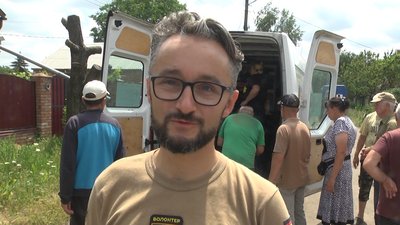 Волонтери Німеччина гуманітарна допомога жителі Слов'янськ Донеччина Волонтери Німеччина гуманітарна допомога жителі Слов'янськ Донеччина