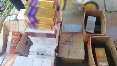 "Небезпечно для життя". В Одесі чоловіка підозрюють у продажі контрафактного алкоголю