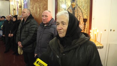 У Свято-Михайлівському соборі Житомира попрощалися із добровольцем Олегом Цибульським У Свято-Михайлівському соборі Житомира попрощалися із добровольцем Олегом Цибульським