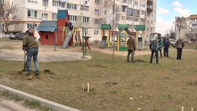 У Славуті колишні військові заклали сквер пам'яті загиблих на Сході України