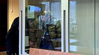 Написав заяву на обмін, провину заперечує. Обвинувачений у корегуванні ракети по піцерії у Краматорську: деталі з суду