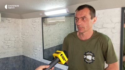 Одеські волонтери створили барбершоп із маршрутки Одеські волонтери створили барбершоп із маршрутки