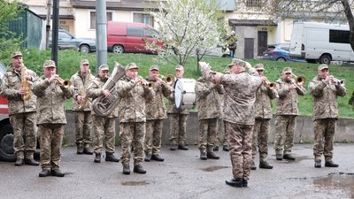 25 років служив у національній поліції. У Чернівцях прощались із загиблим військовим 25 років служив у національній поліції. У Чернівцях прощались із загиблим військовим