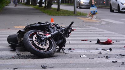 ДТП у Чернігові, внаслідок якої травмувався мотоцикліст