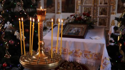 У Херсоні відбувся молебень за українськими Героями, які загинули, захищаючи Донецький аеропорт У Херсоні відбувся молебень за українськими Героями, які загинули, захищаючи Донецький аеропорт