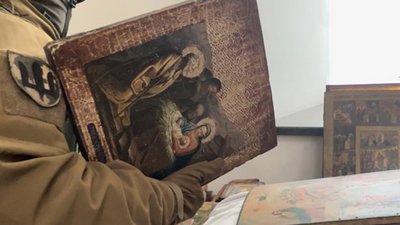 СБУ повернула консулу Литви в Херсоні вкрадені росіянами ікони