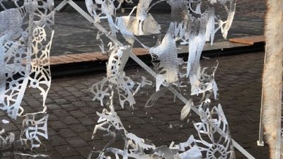 У Луцьку зруйнували новорічну фотозону У Луцьку зруйнували новорічну фотозону