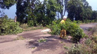 На Дніпропетровщині продовжують ліквідовувати наслідки дощу та готуються до нової негоди На Дніпропетровщині продовжують ліквідовувати наслідки дощу та готуються до нової негоди