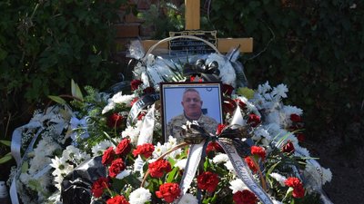У Берегові попрощалися із військовослужбовцем Петром Возняком
