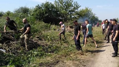 Правоохоронці Тернопільщини з’ясовують, чи знайдені кістки належать юнаку, який зник 17 років тому