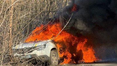 Російський дрон знищив автомобіль поліції