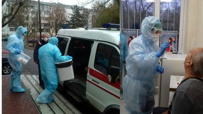 На Одещині працюють мобільні бригади для забору біоматеріалів на COVID-19