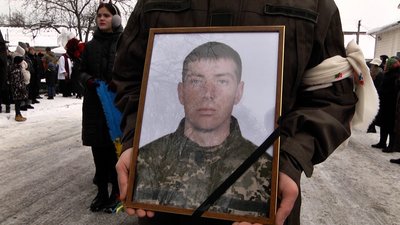 Розшукували з 12 квітня: на Житомирщині попрощалися з десантниками Миколою Блиндюком та Олександром Осташевським Розшукували з 12 квітня: на Житомирщині попрощалися з десантниками Миколою Блиндюком та Олександром Осташевським