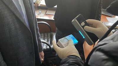 Хабар талонами на пальне: на Львівщині затримали голову РДА
