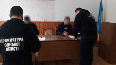 В Одесі поліцейського підозрюють у насильстві над неповнолітніми вихованцями притулку В Одесі поліцейського підозрюють у насильстві над неповнолітніми вихованцями притулку