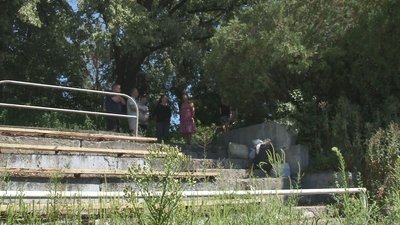Заростає бур'янами: у Черкасах не можуть знайти відповідального за стадіон Заростає бур'янами: у Черкасах не можуть знайти відповідального за стадіон
