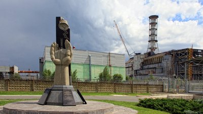 "Люди вночі ходили дивитися на сяйво" - ліквідатор чорнобильської аварії про перші дні після вибуху