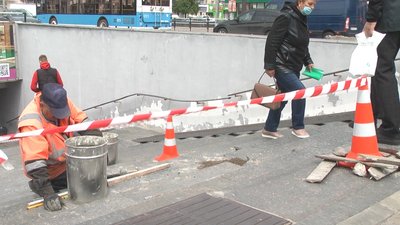 Хмельницька міська рада взяла на себе зобов’язання час від часу ремонтувати сходи підземного переходу у центрі міста