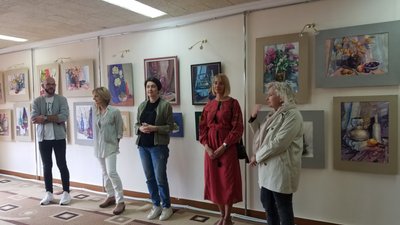Взялись за пензлі дорослими: у Рівному експонують "академізм початківців" Взялись за пензлі дорослими: у Рівному експонують "академізм початківців"