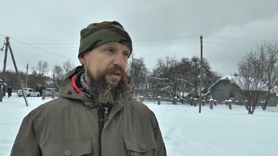 Громада села на Прикарпатті вирішує конфлікт між сусідами Громада села на Прикарпатті вирішує конфлікт між сусідами
