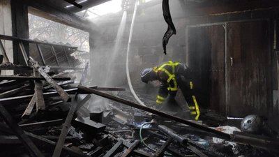 Дві пожежі за дві години погасили пожежники на Закарпатті Дві пожежі за дві години погасили пожежники на Закарпатті