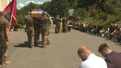 У Хмельницькому попрощались з Володимиром Мельничуком, який загинув у бою