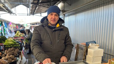 На прилавках морква, редис та зелень: які ціни на весняні овочі у Дніпрі та чи зросте вартість. Коментар експерта