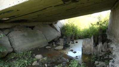 На Волині руйнується міст, утворилося провалля: що кажуть дорожники На Волині руйнується міст, утворилося провалля: що кажуть дорожники