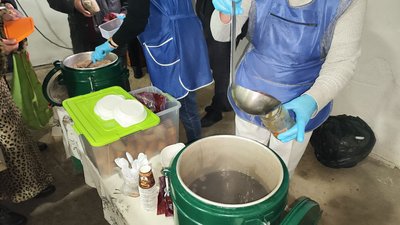 Пів сотні гарячих обідів щодня: як у місті на Волині працює благодійна їдальня Пів сотні гарячих обідів щодня: як у місті на Волині працює благодійна їдальня