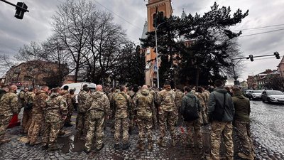 На Закарпатті попрощалися із полеглим на війні Артуром Пашкуляком На Закарпатті попрощалися із полеглим на війні Артуром Пашкуляком