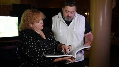 "Мельпомена Таврії": у Херсоні волонтерка Наталя Шушляннікова в рамках фестивалю представила щоденник війни "Мельпомена Таврії": у Херсоні волонтерка Наталя Шушляннікова в рамках фестивалю представила щоденник війни