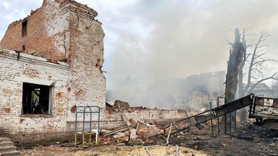 Російська авіація вдарила по Новгороду-Сіверському:є загиблі й травмовані Російська авіація вдарила по Новгороду-Сіверському:є загиблі й травмовані