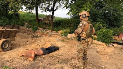 Волинянин вдома організував нарколабораторію з щомісячним доходом у понад мільйон гривень Волинянин вдома організував нарколабораторію з щомісячним доходом у понад мільйон гривень