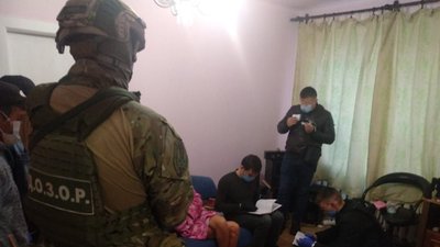 Канал нелегальних мігрантів з Іраку до ЄС викрили на Закарпатті