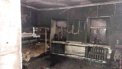 Горів будинок в смт. Комишани: як херсонські рятувальники пожежу площею 150 кв. м Горів будинок в смт. Комишани: як херсонські рятувальники пожежу площею 150 кв. м