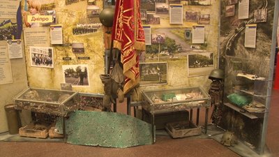 Працівники музею АТО допомагають створити музей російсько-української війни на Донеччині Працівники музею АТО допомагають створити музей російсько-української війни на Донеччині