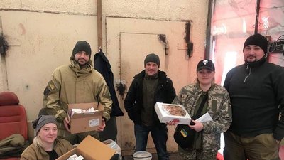 Тернопільські військові та волонтерки розповіли, що їх кличе на схід