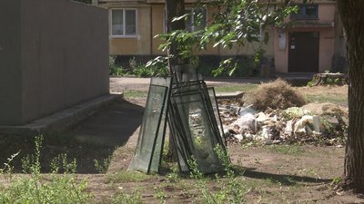 Латають дахи, чекають на компенсацію. Жителі району Кривого Рогу долають наслідки обстрілу