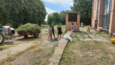 У селі на Полтавщині люди самостійно облаштовують укриття