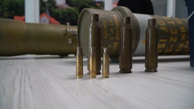 Купує артефакти та донатить ЗСУ: житель Дніпра планує створити музей воєнних артефактів Купує артефакти та донатить ЗСУ: житель Дніпра планує створити музей воєнних артефактів