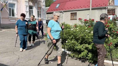 Заняття зі скандинавської ходьби