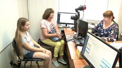 ІD-картка та закордонний одночасно. В Україні запровадили нову послугу з оформлення документів