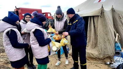 На Одещині для тих, хто намагається перетнути кордон з Румунією, розгорнули пункт життєзабезпечення На Одещині для тих, хто намагається перетнути кордон з Румунією, розгорнули пункт життєзабезпечення